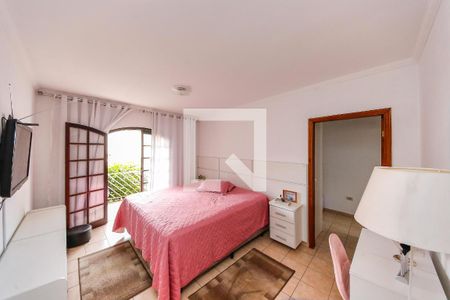 Casa à venda com 280m², 5 quartos e 4 vagasSuíte 2