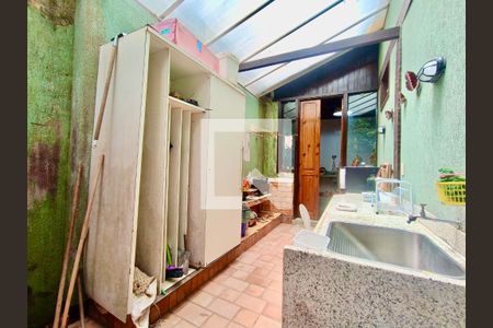 Casa à venda com 1217m², 4 quartos e 4 vagas Casa à venda com 1217m², 4 quartos e 4 vagasÁrea de serviço