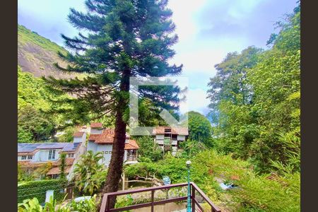 Casa à venda com 1217m², 4 quartos e 4 vagas Casa à venda com 1217m², 4 quartos e 4 vagasVaranda do quarto 1