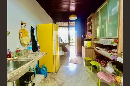 Casa à venda com 1217m², 4 quartos e 4 vagas Casa à venda com 1217m², 4 quartos e 4 vagasCozinha