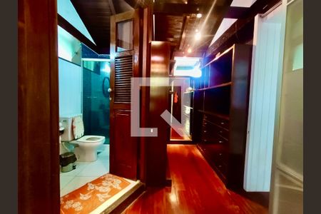 Casa à venda com 1217m², 4 quartos e 4 vagas Casa à venda com 1217m², 4 quartos e 4 vagasBanheiro 3