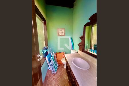 Casa à venda com 1217m², 4 quartos e 4 vagas Casa à venda com 1217m², 4 quartos e 4 vagasBanheiro de serviço