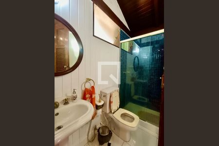 Casa à venda com 1217m², 4 quartos e 4 vagas Casa à venda com 1217m², 4 quartos e 4 vagasBanheiro 3