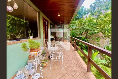 Casa à venda com 1217m², 4 quartos e 4 vagas Casa à venda com 1217m², 4 quartos e 4 vagasVaranda do quarto 1