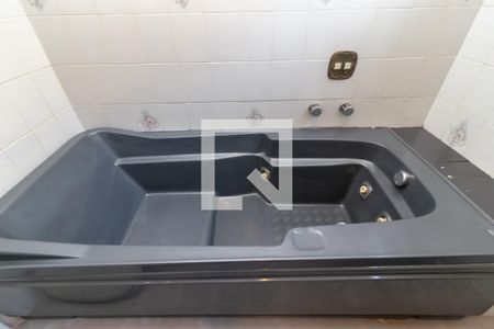 Casa à venda com 300m², 5 quartos e 3 vagasBanheiro da Suíte Principal