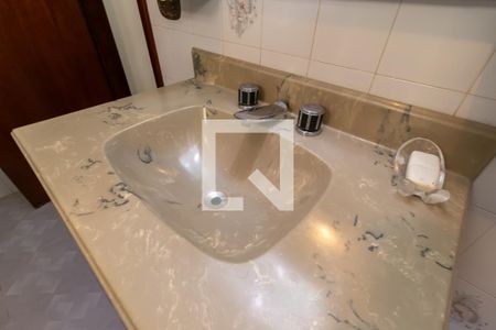 Casa à venda com 300m², 5 quartos e 3 vagasBanheiro da Suíte Principal