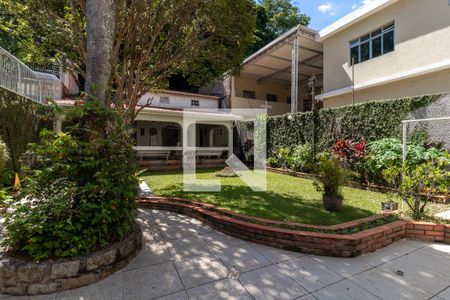 Casa à venda com 300m², 5 quartos e 3 vagasQuintal