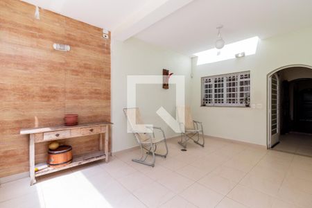 Casa à venda com 300m², 5 quartos e 3 vagasÁrea dos Fundos