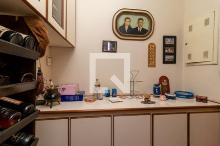 Casa à venda com 300m², 5 quartos e 3 vagasDespensa / Adega