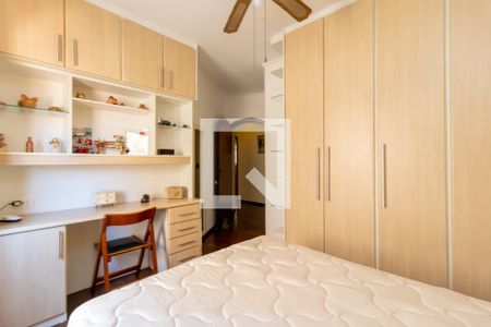 Casa à venda com 300m², 5 quartos e 3 vagasQuarto 4