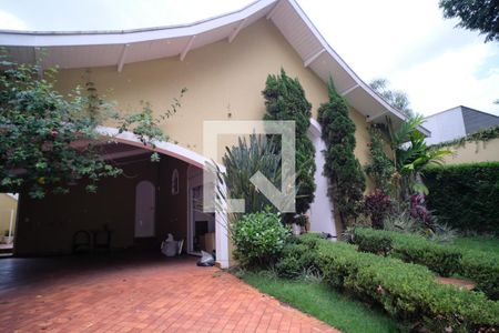 Casa à venda com 360m², 3 quartos e 4 vagasFachada