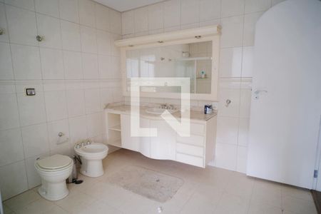 Casa à venda com 360m², 3 quartos e 4 vagasBanheiro da Suíte 1