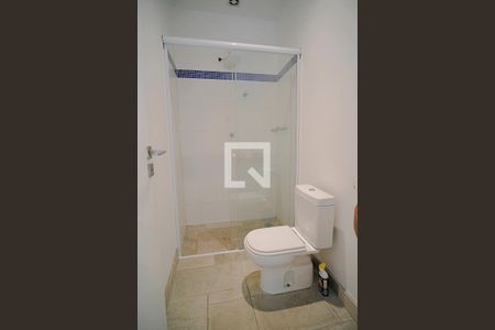 Casa à venda com 360m², 3 quartos e 4 vagasBanheiro do salão 