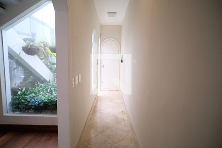 Casa à venda com 360m², 3 quartos e 4 vagasCorredor