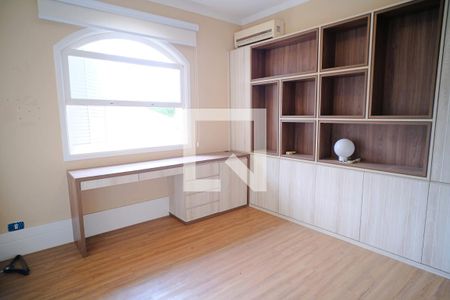 Casa à venda com 360m², 3 quartos e 4 vagasQuarto 2 - Suíte