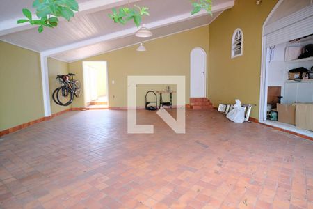 Casa à venda com 360m², 3 quartos e 4 vagasGaragem
