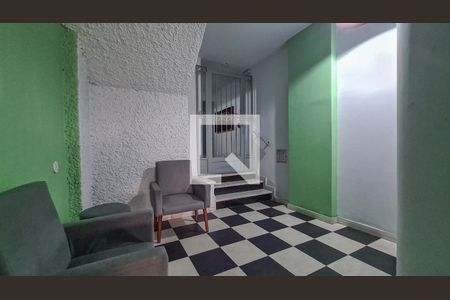 Apartamento à venda com 102m², 2 quartos e sem vagaHall social