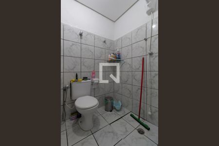 Casa à venda com 300m², 2 quartos e 4 vagas Casa à venda com 300m², 2 quartos e 4 vagasCasa 2 Banheiro