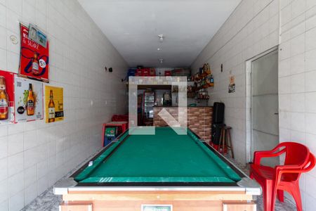 Casa à venda com 300m², 2 quartos e 4 vagas Casa à venda com 300m², 2 quartos e 4 vagasSalão