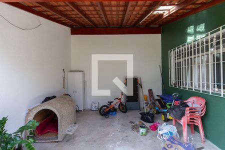 Casa à venda com 300m², 2 quartos e 4 vagas Casa à venda com 300m², 2 quartos e 4 vagasQuintal