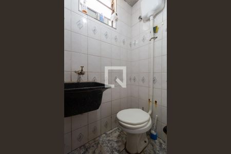 Casa à venda com 300m², 2 quartos e 4 vagas Casa à venda com 300m², 2 quartos e 4 vagasLavabo Salão