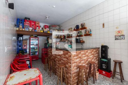 Casa à venda com 300m², 2 quartos e 4 vagas Casa à venda com 300m², 2 quartos e 4 vagasSalão