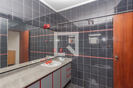 Apartamento à venda com 750m², 4 quartos e 6 vagas Apartamento à venda com 750m², 4 quartos e 6 vagasBanheiro da Suíte 2