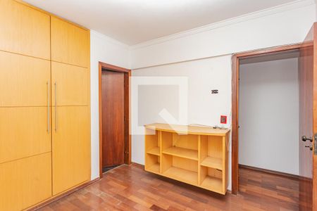 Apartamento à venda com 750m², 4 quartos e 6 vagas Apartamento à venda com 750m², 4 quartos e 6 vagasSuíte 2