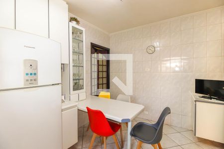 Casa à venda com 180m², 2 quartos e 2 vagas Casa à venda com 180m², 2 quartos e 2 vagasCozinha
