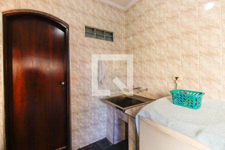Casa à venda com 180m², 2 quartos e 2 vagas Casa à venda com 180m², 2 quartos e 2 vagasÁrea de Serviço