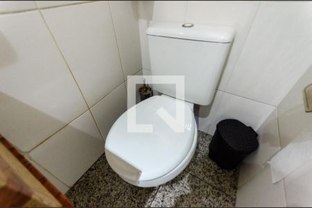 Casa à venda com 240m², 3 quartos e 2 vagas Casa à venda com 240m², 3 quartos e 2 vagasLavabo