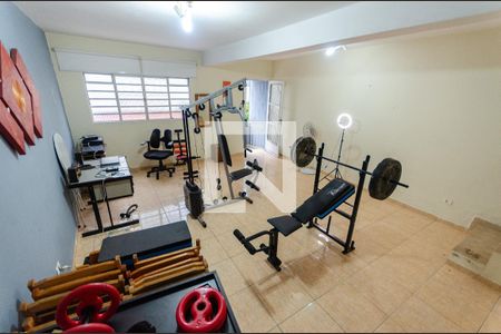 Casa à venda com 240m², 3 quartos e 2 vagas Casa à venda com 240m², 3 quartos e 2 vagasÁrea comum - Salão