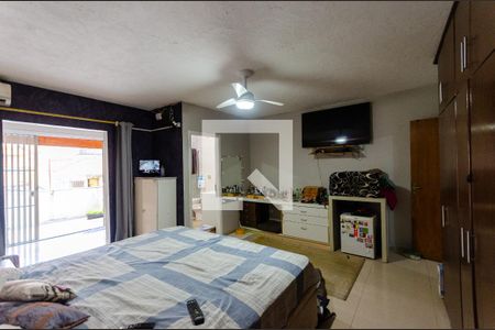 Casa à venda com 240m², 3 quartos e 2 vagas Casa à venda com 240m², 3 quartos e 2 vagasSuíte