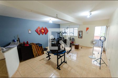 Casa à venda com 240m², 3 quartos e 2 vagas Casa à venda com 240m², 3 quartos e 2 vagasÁrea comum - Salão