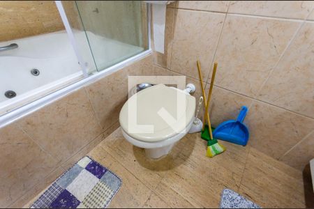 Casa à venda com 240m², 3 quartos e 2 vagas Casa à venda com 240m², 3 quartos e 2 vagasBanheiro da Suíte