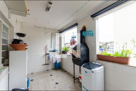 Casa à venda com 240m², 3 quartos e 2 vagas Casa à venda com 240m², 3 quartos e 2 vagasÁrea de Serviço