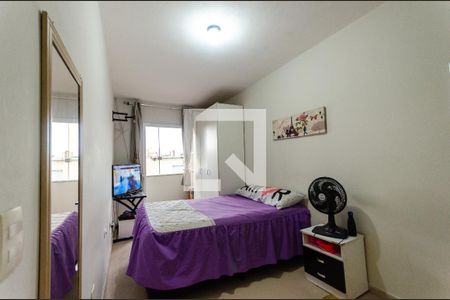 Casa à venda com 240m², 3 quartos e 2 vagas Casa à venda com 240m², 3 quartos e 2 vagasQuarto 2