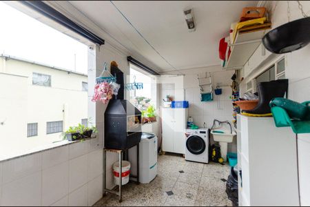 Casa à venda com 240m², 3 quartos e 2 vagas Casa à venda com 240m², 3 quartos e 2 vagasÁrea de Serviço