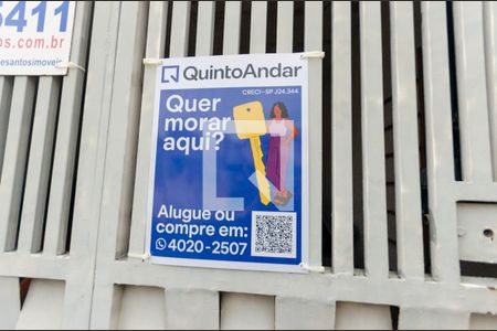 Casa à venda com 240m², 3 quartos e 2 vagas Casa à venda com 240m², 3 quartos e 2 vagasFachada