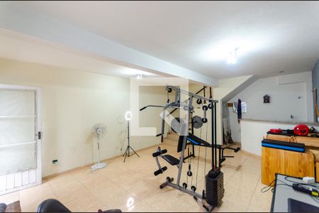 Casa à venda com 240m², 3 quartos e 2 vagas Casa à venda com 240m², 3 quartos e 2 vagasÁrea comum - Salão