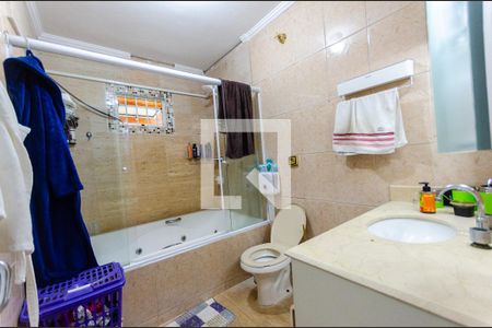 Casa à venda com 240m², 3 quartos e 2 vagas Casa à venda com 240m², 3 quartos e 2 vagasBanheiro da Suíte