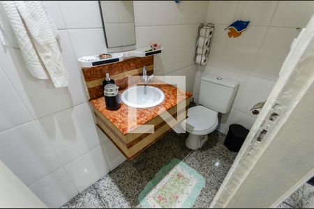 Casa à venda com 240m², 3 quartos e 2 vagas Casa à venda com 240m², 3 quartos e 2 vagasLavabo