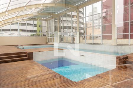 Apartamento à venda com 133m², 2 quartos e 4 vagas Apartamento à venda com 133m², 2 quartos e 4 vagasÁrea comum - Piscina