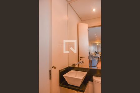 Apartamento à venda com 133m², 2 quartos e 4 vagas Apartamento à venda com 133m², 2 quartos e 4 vagasLavabo