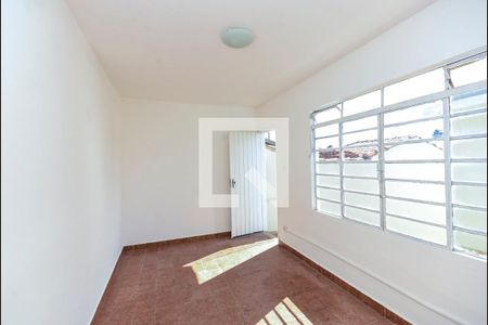 Casa à venda com 172m², 2 quartos e 2 vagas Casa à venda com 172m², 2 quartos e 2 vagasEdícula