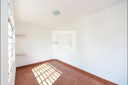 Casa à venda com 172m², 2 quartos e 2 vagas Casa à venda com 172m², 2 quartos e 2 vagasEdícula