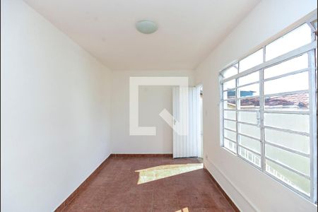 Casa à venda com 172m², 2 quartos e 2 vagas Casa à venda com 172m², 2 quartos e 2 vagasEdícula