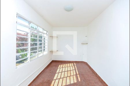 Casa à venda com 172m², 2 quartos e 2 vagas Casa à venda com 172m², 2 quartos e 2 vagasEdícula