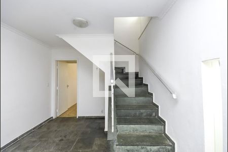 Casa à venda com 172m², 2 quartos e 2 vagas Casa à venda com 172m², 2 quartos e 2 vagasSala