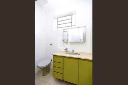 Casa à venda com 172m², 2 quartos e 2 vagas Casa à venda com 172m², 2 quartos e 2 vagasBanheiro 1